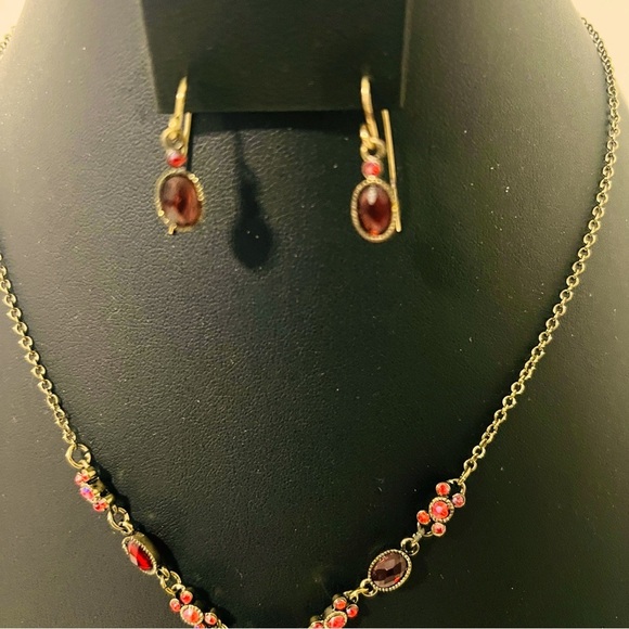 Vintage Avon Golden Red Y Gold Tone & Red Colors Necklace & Earrings Set - Picture 7 of 7